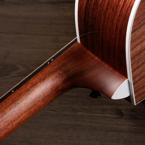 700 Series アコースティックギター | Taylor Guitars